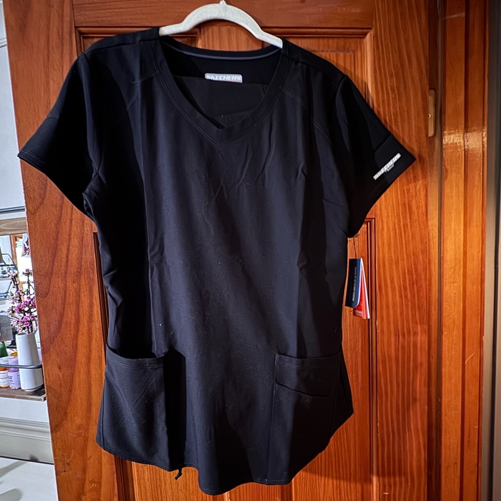 NWT SKECHERS™ BY BARCO SCRUB TOP & JOGGERS SET